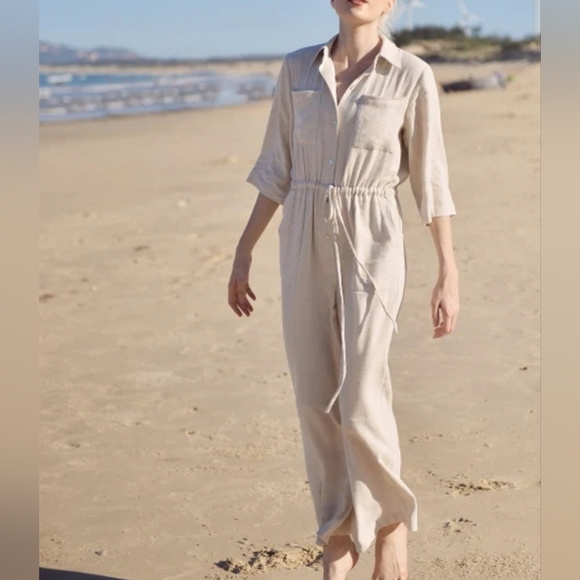 Sincerly Jules Pants - Sincerely Jules Cream Jumpsuit long sleeves and can be worn 3/4 Size Xs